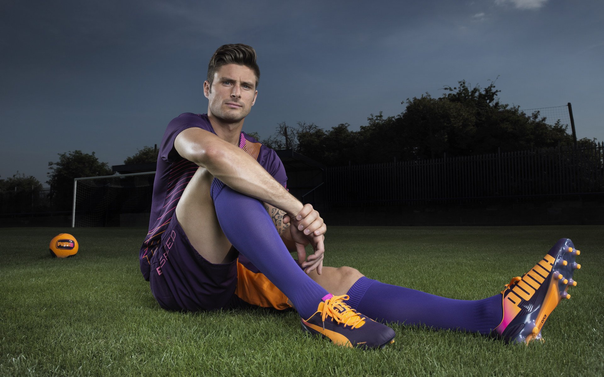 开云中国官网-_冬季特色赛事：冰雪场地中的热血对决_，冰雪运动比赛视频