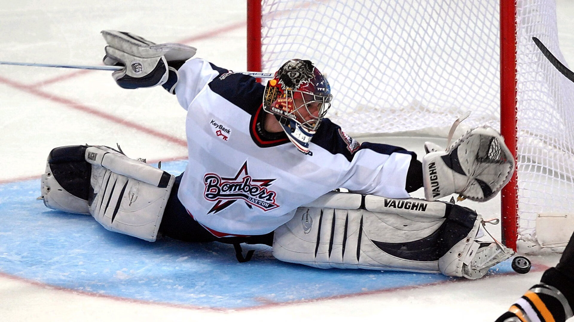 开云体育移动版-传奇教练的“战术宝典”：赢在细节，成就冠军之路，联盟传奇教练